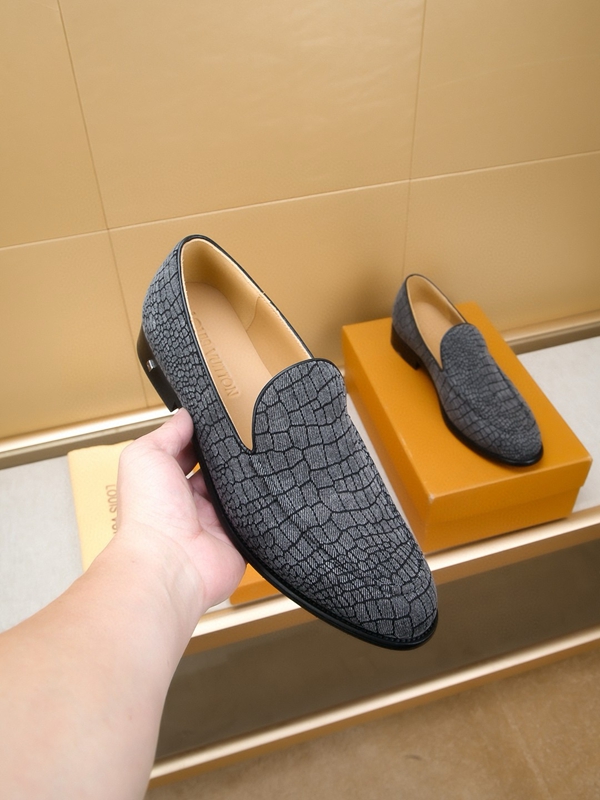 ルイヴィトン靴側面デザイン